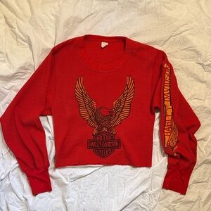 Vintage Harley-Davidson Red and Gold Long Sleeve Tee - Cropped